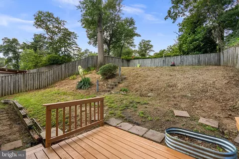 Exterior - 822 Loxford Ter, Silver Spring, MD 20901 photo 3 of 5