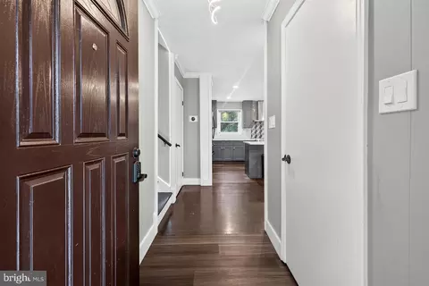 Entry Way - 10 Shanandale Ct, Silver Spring, MD 20904 photo 1 of 7