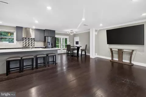 Entry Way - 10 Shanandale Ct, Silver Spring, MD 20904 photo 3 of 7