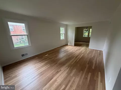 Living - 2429 Parallel Ln, Silver Spring, MD 20904 photo 2 of 2