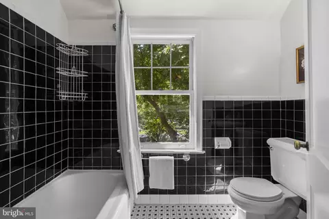 Bath - 505 Thayer Ave, Silver Spring, MD 20910 photo 2 of 3