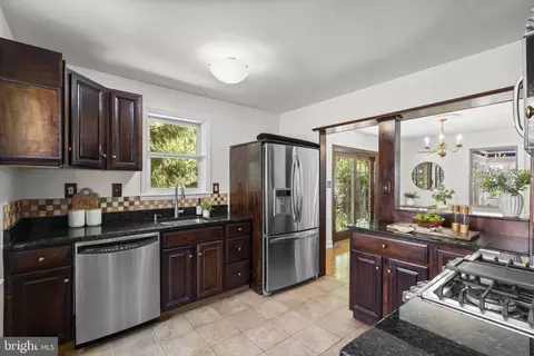 Kitchen - 505 Thayer Ave, Silver Spring, MD 20910 photo 2 of 3
