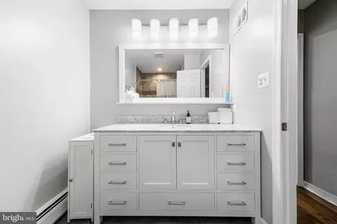 Bath - 1213 Dale Dr, Silver Spring, MD 20910 photo 2 of 4