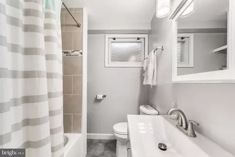 Bath - 1213 Dale Dr, Silver Spring, MD 20910 photo 4 of 4
