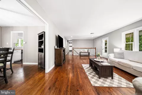 Entry Way - 1213 Dale Dr, Silver Spring, MD 20910 photo 1 of 3