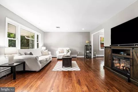 Living - 1213 Dale Dr, Silver Spring, MD 20910 photo 2 of 3