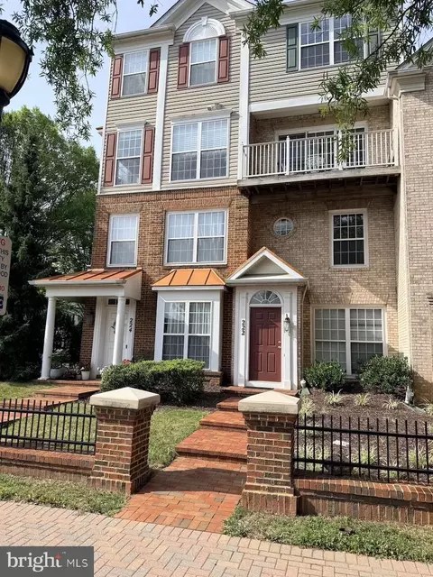 222 Fallsgrove Blvd #2, Rockville, MD 20850