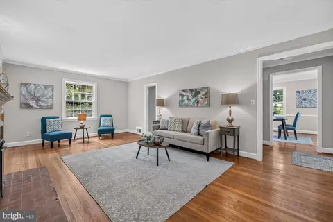 Living - 3 Park Valley Rd, Silver Spring, MD 20910 photo 2 of 8
