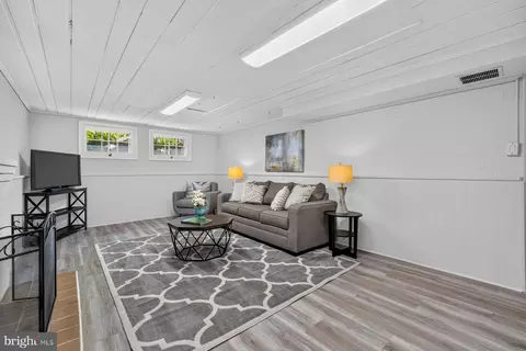 Living - 3 Park Valley Rd, Silver Spring, MD 20910 photo 7 of 8
