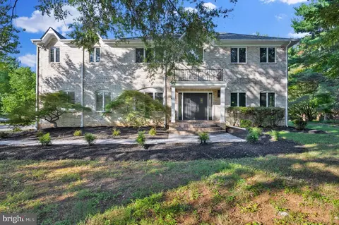 20901 Merle Dr, Gaithersburg, MD 20882