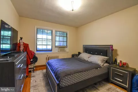 8209 Schrider St, Silver Spring, MD 20910 photo 4