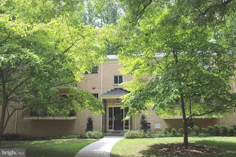 10625 Montrose Ave #204, Bethesda, MD 20814