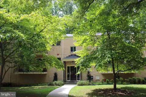10625 Montrose Ave #204, Bethesda, MD 20814
