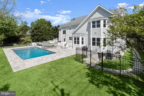 11000 Luxmanor Rd, North Bethesda, MD 20852