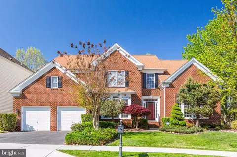 400 Long Trail Ter, Rockville, MD 20850