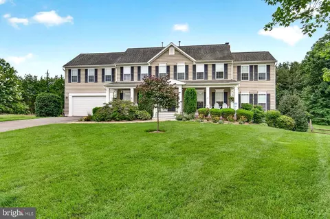 Exterior - 16900 Hillard St, Poolesville, MD 20837 photo 2 of 16