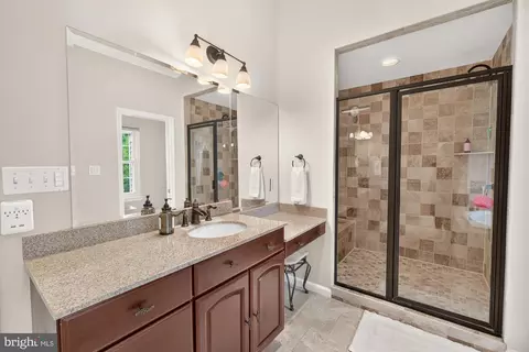 Bath - 16900 Hillard St, Poolesville, MD 20837 photo 2 of 7