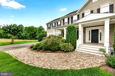 Exterior - 16900 Hillard St, Poolesville, MD 20837 photo 3 of 16