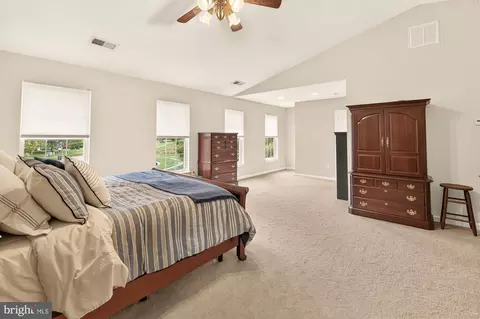 Bedroom - 16900 Hillard St, Poolesville, MD 20837 photo 2 of 9