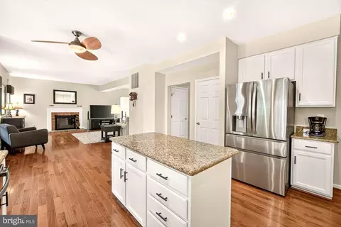 Kitchen - 16900 Hillard St, Poolesville, MD 20837 photo 3 of 5