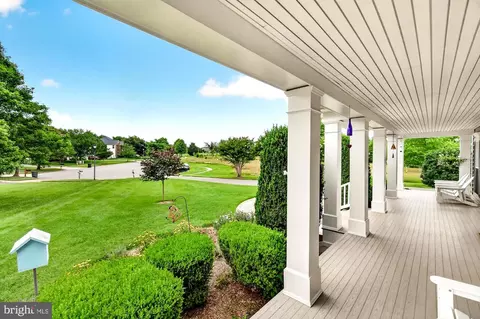 Exterior - 16900 Hillard St, Poolesville, MD 20837 photo 6 of 16