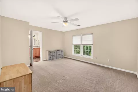 Bedroom - 16900 Hillard St, Poolesville, MD 20837 photo 8 of 9