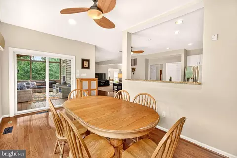 Dining - 16900 Hillard St, Poolesville, MD 20837 photo 2 of 4