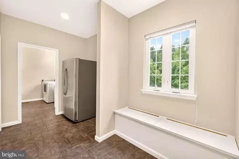 Entry Way - 16900 Hillard St, Poolesville, MD 20837 photo 7 of 10