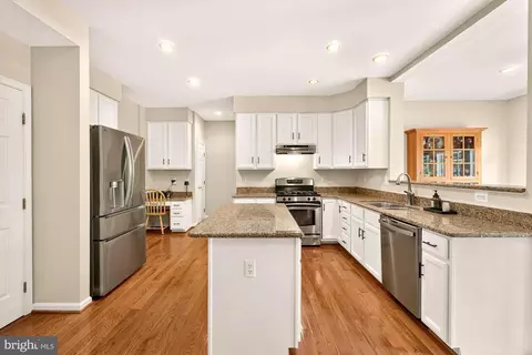 Kitchen - 16900 Hillard St, Poolesville, MD 20837 photo 5 of 5