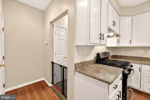 Entry Way - 16900 Hillard St, Poolesville, MD 20837 photo 5 of 10