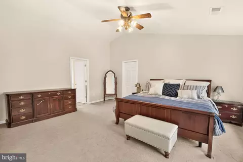 Bedroom - 16900 Hillard St, Poolesville, MD 20837 photo 1 of 9