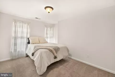 Bedroom - 16900 Hillard St, Poolesville, MD 20837 photo 9 of 9