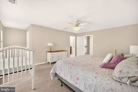 Bedroom - 16900 Hillard St, Poolesville, MD 20837 photo 4 of 9