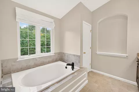 Bath - 16900 Hillard St, Poolesville, MD 20837 photo 4 of 7