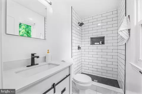 Bath - 1416 Chilton Dr, Silver Spring, MD 20904 photo 3 of 5