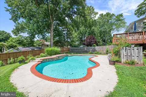 Exterior - 1416 Chilton Dr, Silver Spring, MD 20904 photo 4 of 8