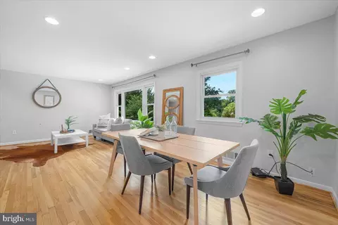 Dining - 1416 Chilton Dr, Silver Spring, MD 20904 photo 2 of 4