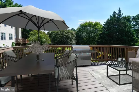 Exterior - 101 Smoothleaf Ln, Gaithersburg, MD 20878 photo 5 of 12