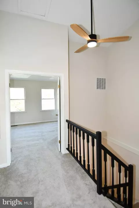 Entry Way - 101 Smoothleaf Ln, Gaithersburg, MD 20878 photo 3 of 4