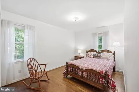 Bedroom - 17517 Skyline Dr, Ashton, MD 20861 photo 3 of 6
