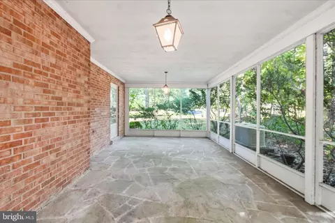 Exterior - 17517 Skyline Dr, Ashton, MD 20861 photo 4 of 11