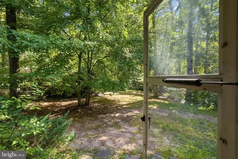 Exterior - 17517 Skyline Dr, Ashton, MD 20861 photo 5 of 11