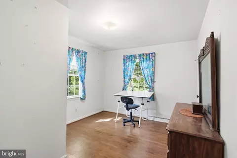 Bedroom - 17517 Skyline Dr, Ashton, MD 20861 photo 6 of 6