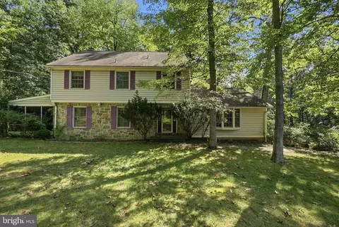 Exterior - 17517 Skyline Dr, Ashton, MD 20861 photo 10 of 11