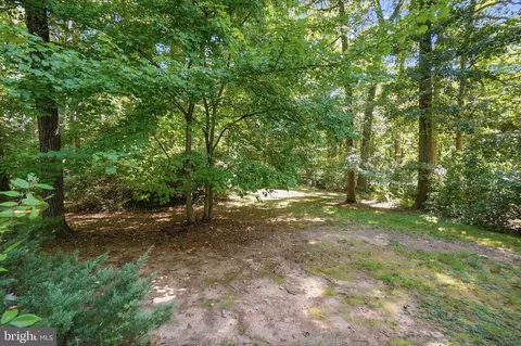 Exterior - 17517 Skyline Dr, Ashton, MD 20861 photo 9 of 11
