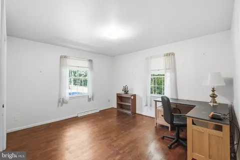 Bedroom - 17517 Skyline Dr, Ashton, MD 20861 photo 5 of 6