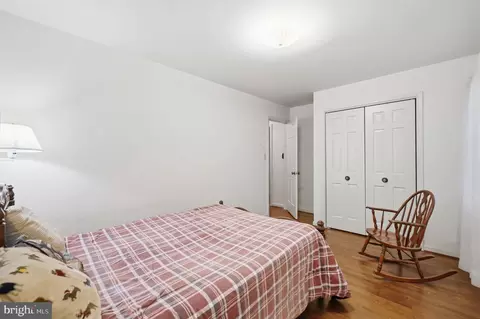 Bedroom - 17517 Skyline Dr, Ashton, MD 20861 photo 4 of 6