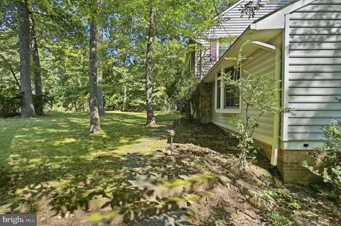 Exterior - 17517 Skyline Dr, Ashton, MD 20861 photo 6 of 11