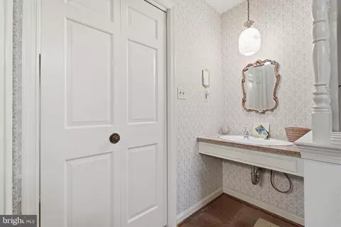 Entry Way - 17517 Skyline Dr, Ashton, MD 20861 photo 3 of 4