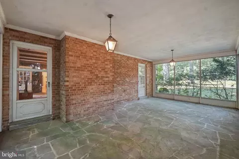 Exterior - 17517 Skyline Dr, Ashton, MD 20861 photo 3 of 11